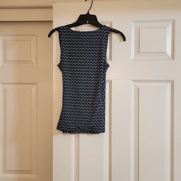 NWT WHBM Sleeveless Blue Printed Surplice Shell Size XXSP - Picture 6 of 9